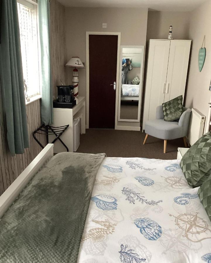 Bed and Breakfast By The Seaside Blackpool Exterior foto