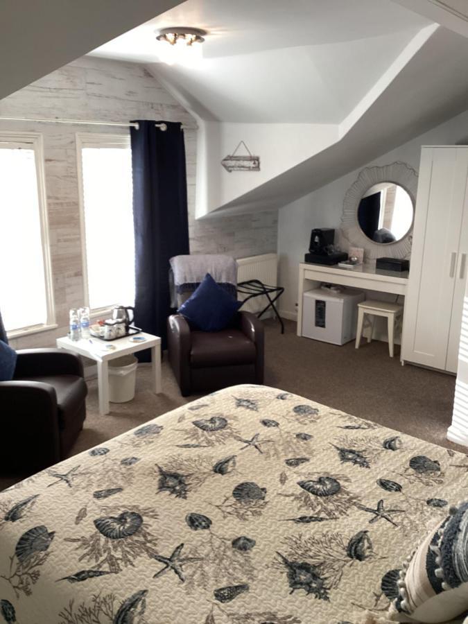 Bed and Breakfast By The Seaside Blackpool Exterior foto